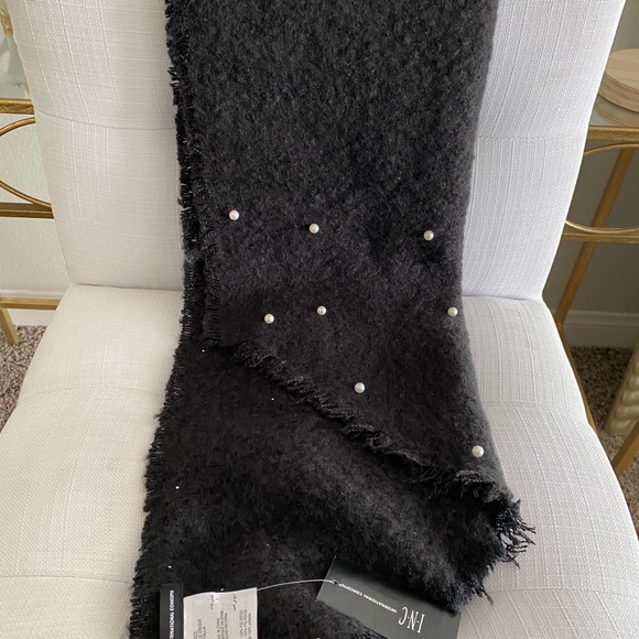 INC Faux-Pearl-Embellished Bouclé Bias Wrap - Picture 5 of 6